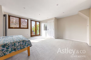 Master bedroom- click for photo gallery